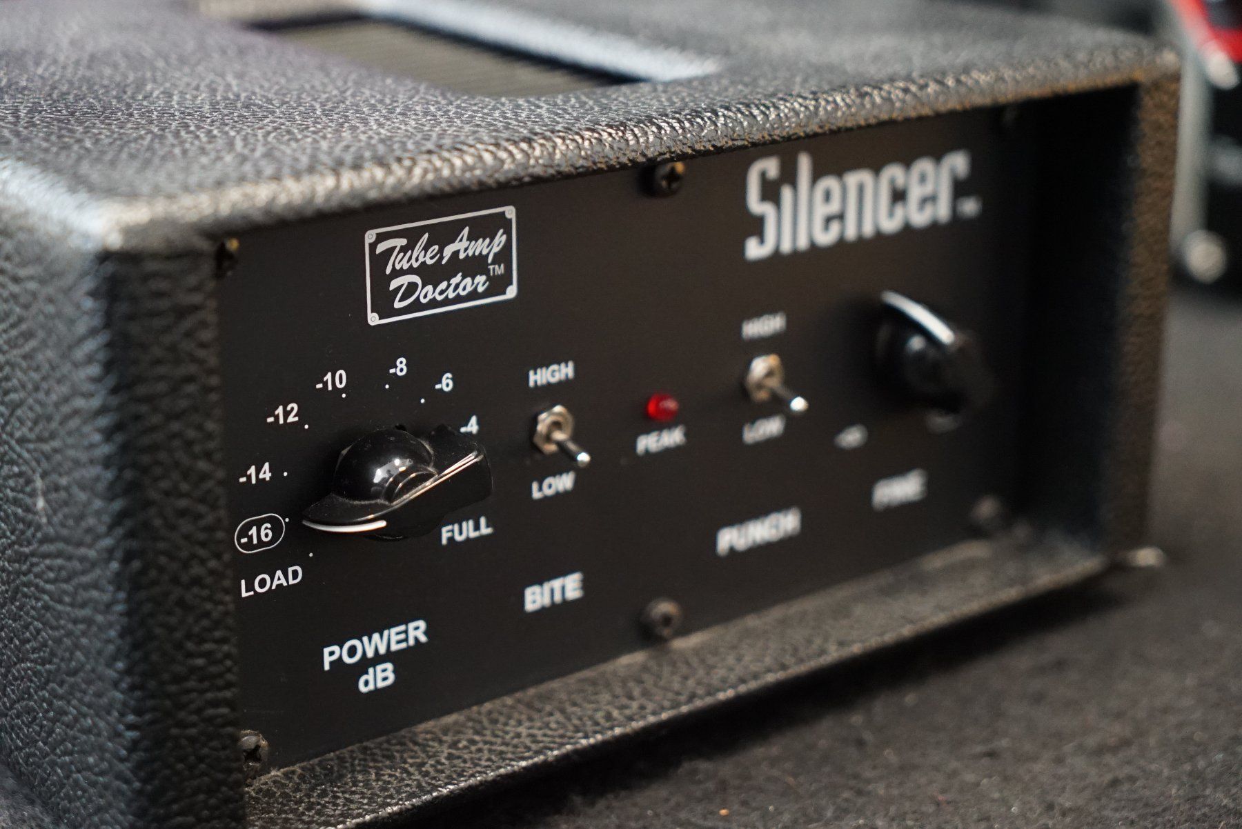 Tube Amp Doctor Amplificatori: TAD Silencer und Loadbox 16 Ohm schwarz – Usato da Ortschwaben venduto da Musictrade 3