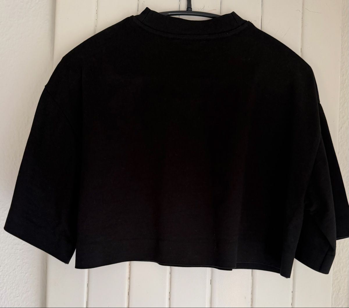 Cos T-Shirts: COS T-Shirt cropped – Gebraucht aus Dietikon von and_nw92 1