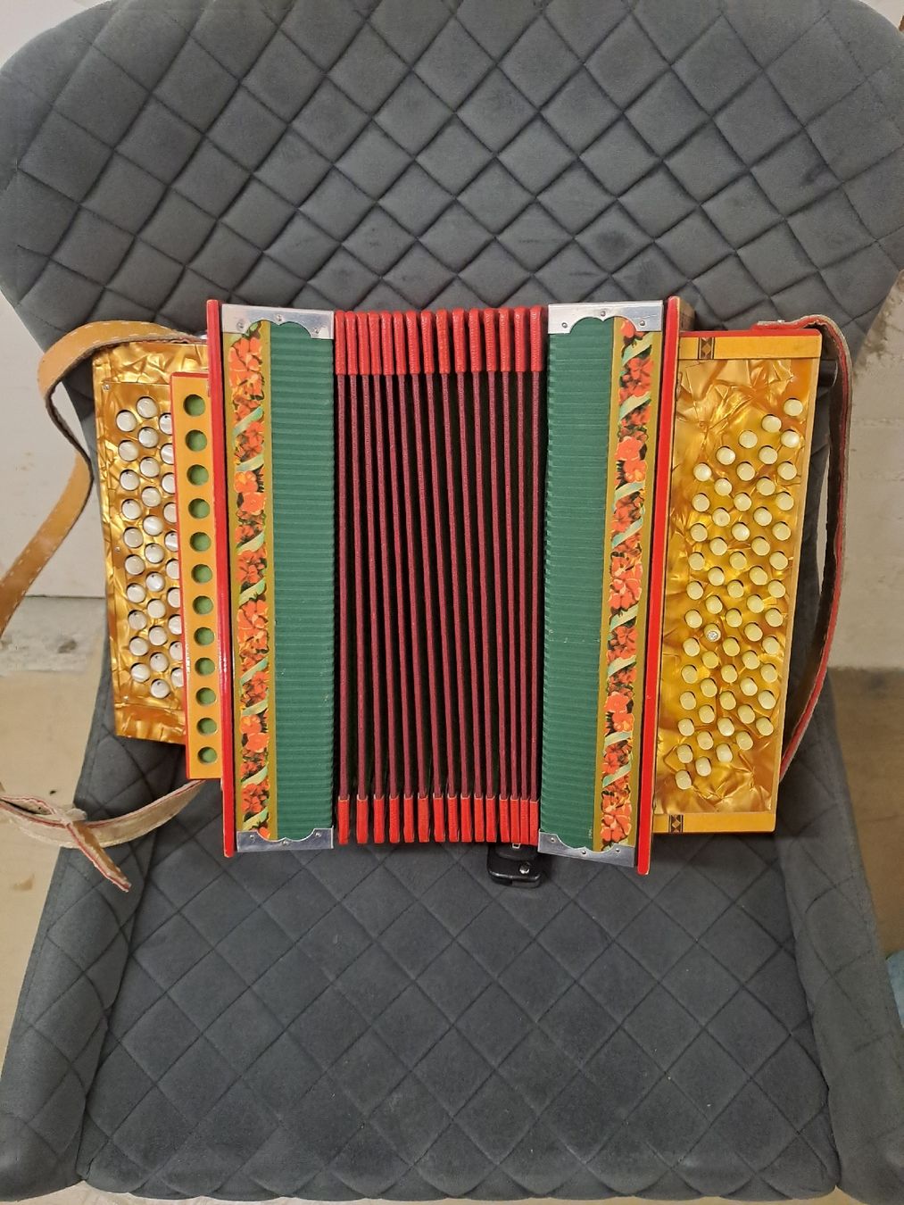 Strumenti musicali: schwyzerorgeli chromatisch – Usato da Villeneuve venduto da BibiVintage