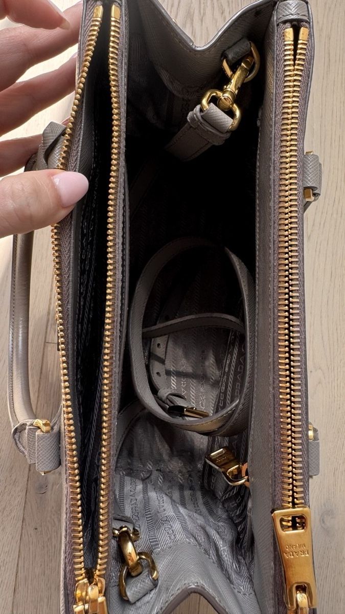 Prada Borse da donna: Prada galleria taupe medium – Usato da Fribourg venduto da ksu_65bh 2