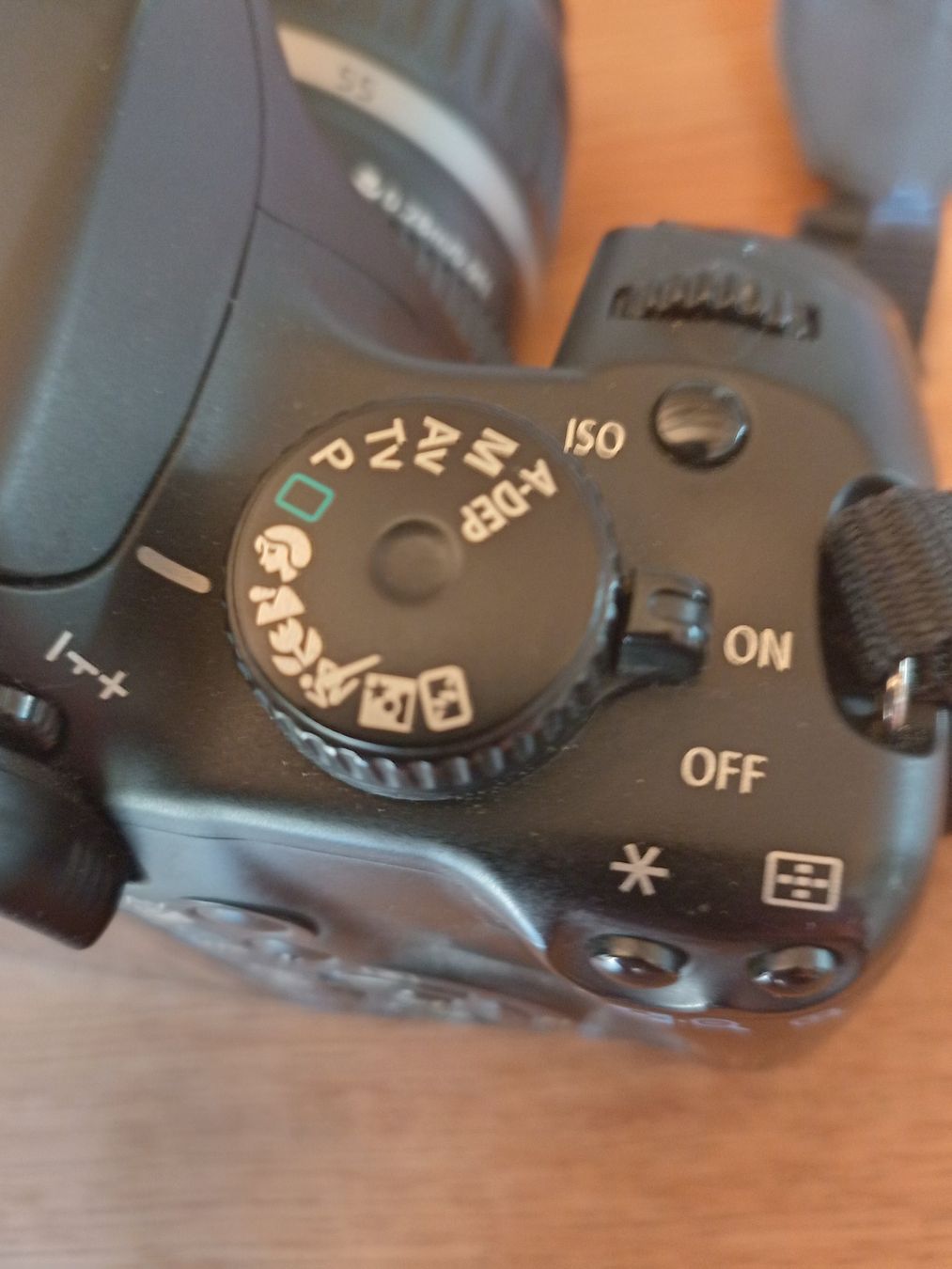 Canon Fotocamera: Canon EOS 1000D Spiegelreflexkamera mit Objektiv-Set – Usato da Wasen im Emmental venduto da bub_rh95 2