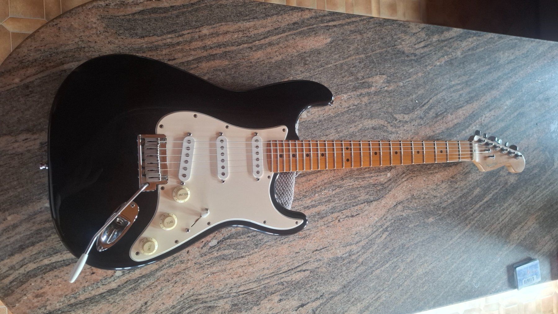 Fender Instruments de musique: Fender Stratocaster USA 1995 – D'occasion à St-Martin VS par jul_9tsx 5