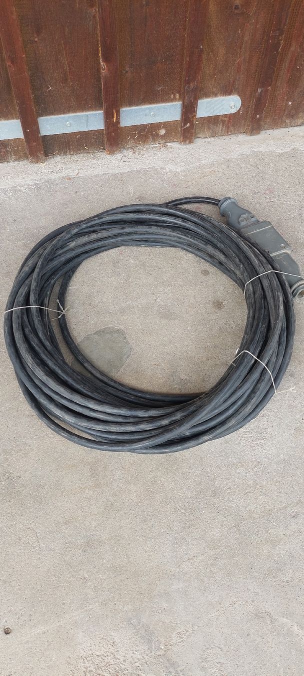 Cavi: Starkstromkabel 30m 5x4 mm – Usato da Niederuzwil venduto da Dakitiki 5