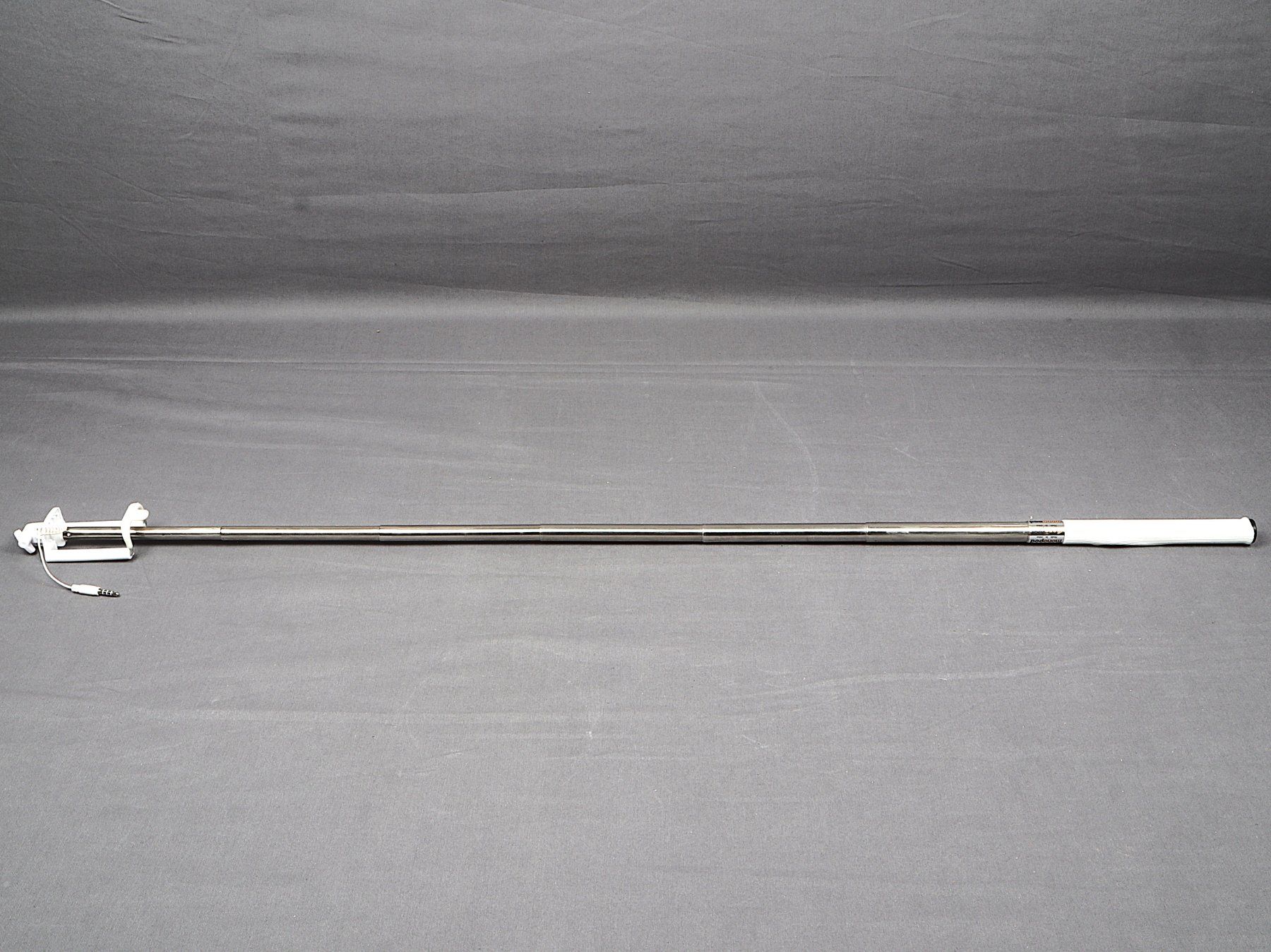 Halterungen: SELFIE Stick Weiss – Gebraucht aus Steinen von Restwert_Steinen 3