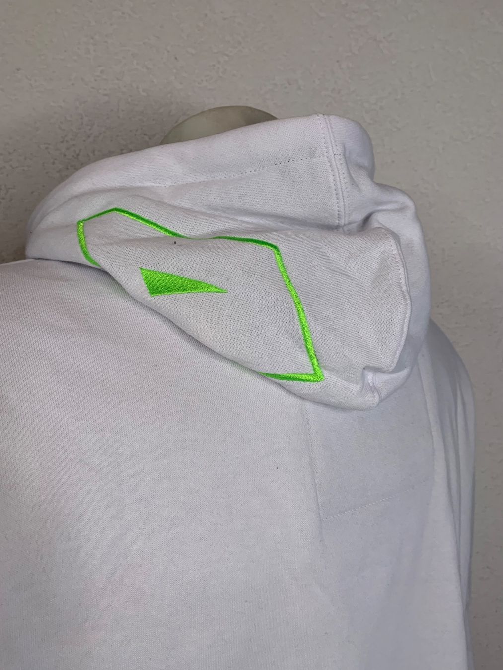 Fox Maglioni & Felpe: Fox Monster Energy Pullover mit Kapuze Grösse X-Large – Nuovo (secondo la descrizione) da Bern venduto da ab-einem-Franken 2