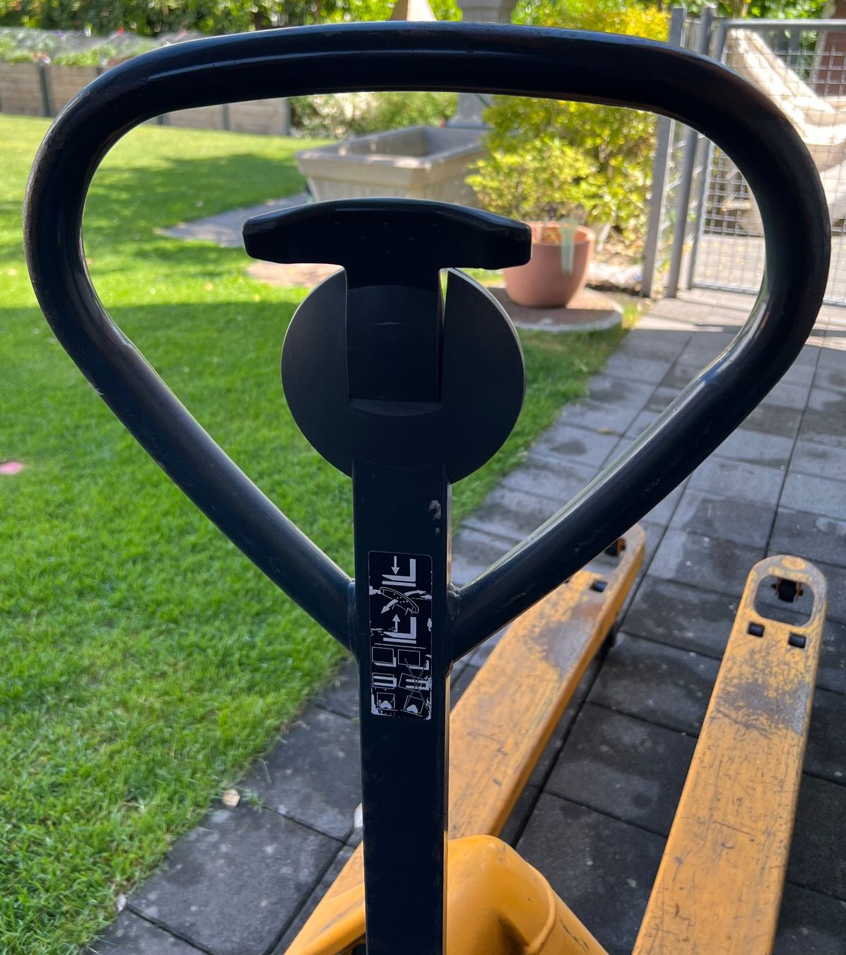 Jungheinrich Carrelli elevatori e a forche: Robuster Hubwagen / Palettrolli, Top Zustand – Usato da Biel/Bienne venduto da HB13 6