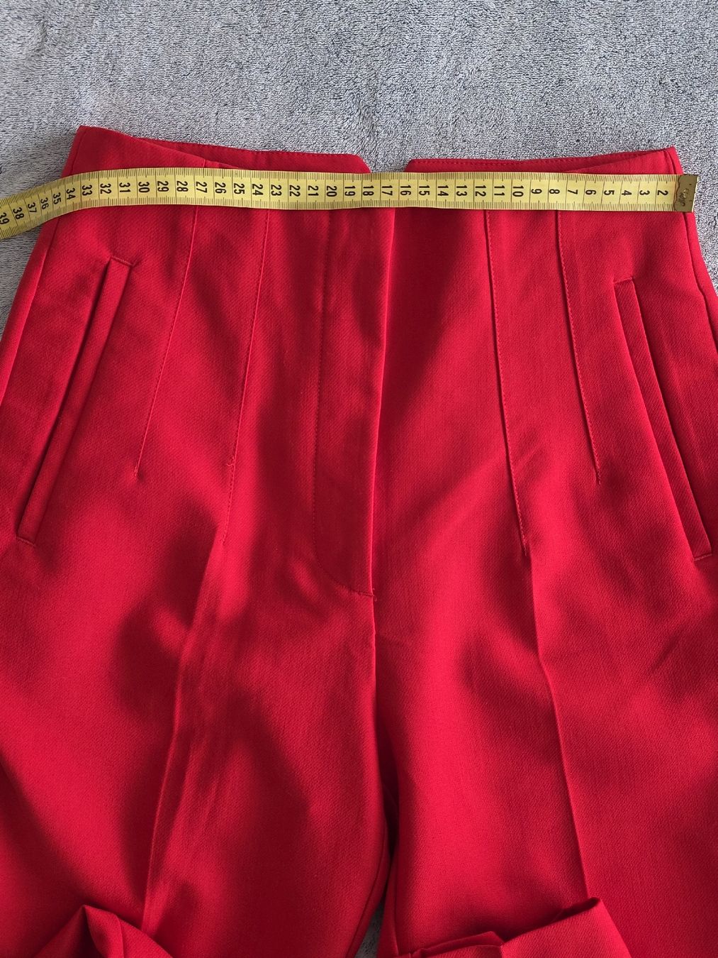 Zara Pantaloni: Zara Hose, rot, Grösse M – Nuovo (secondo la descrizione) da St Gallen venduto da vir_5kgt 2