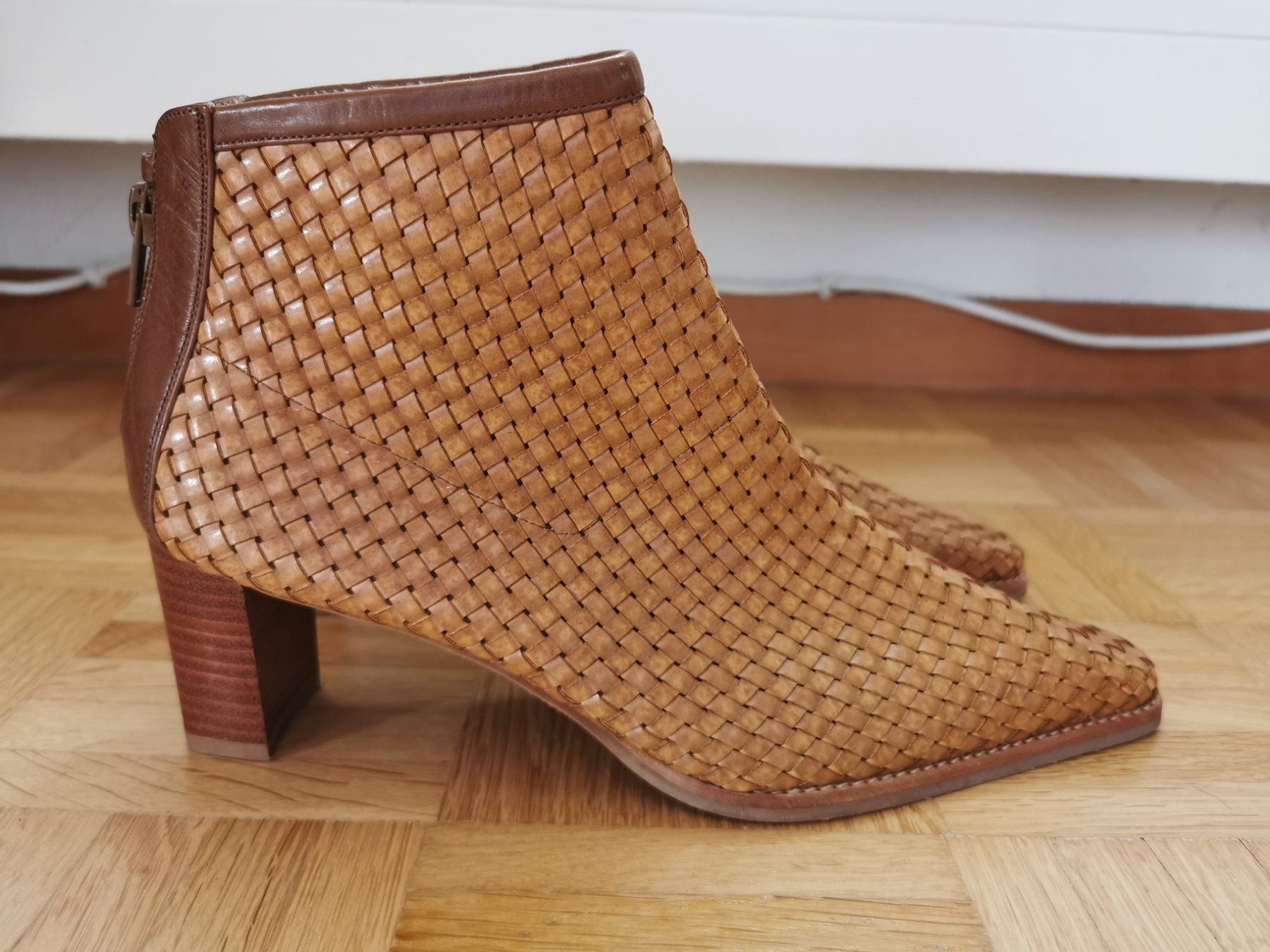 Stuart Weitzman Scarpe da donna: Stiefeletten Stuart Weitzman Gr. 38 (neu) – Nuovo (secondo la descrizione) da Stäfa venduto da flamingo_17