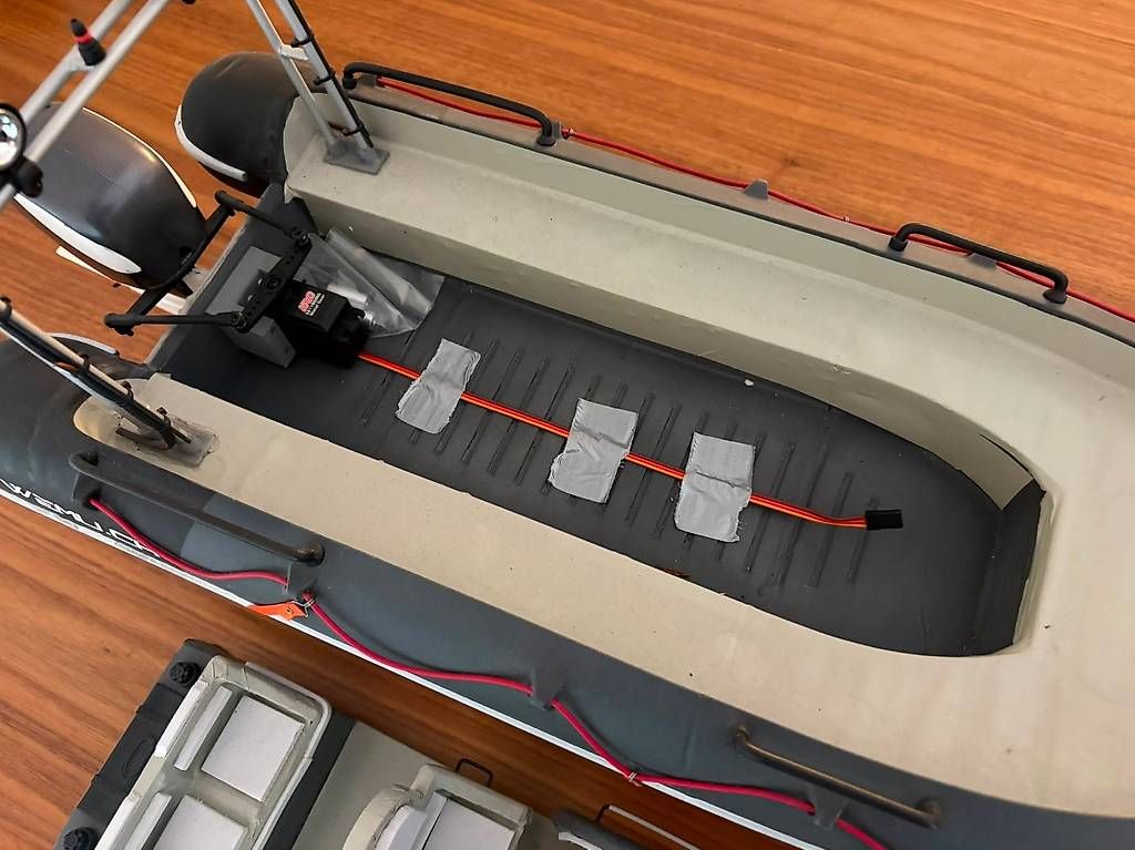 Modellismo RC: RC Zodiac inkl. Trailer einzigartig – Nuovo (secondo la descrizione) da Oetwil an der Limmat venduto da Dudel 1