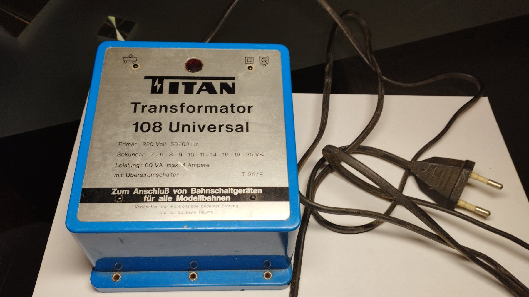 Modellini di ferrovie: Titan Transformator 108 Universal für Modellbahn, getestet – Usato da Basel venduto da Schof 1
