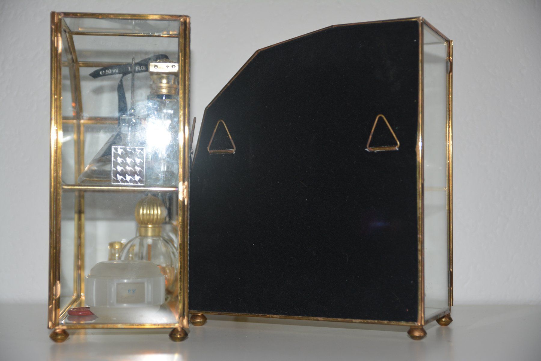 Vetrine: Kleine Messing Glas Vitrine Vintage – Usato da Glattfelden venduto da tdlubek 3