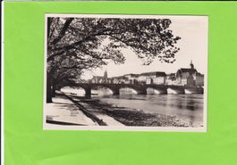 Basel-Rheinpartie mit Brücke