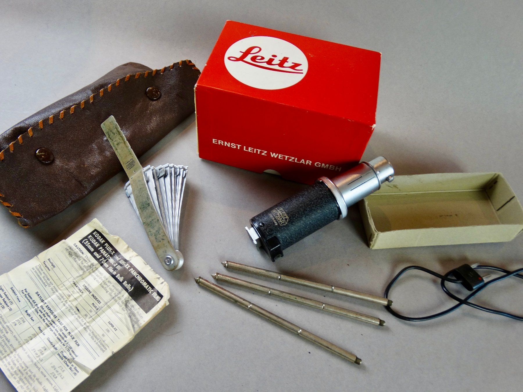 Leitz Fotocamera: Leica Leitz Blitzgerät Leica-Code: CEYOO / Baujahre:1950 -59 – Usato da Grossaffoltern venduto da mulani 4
