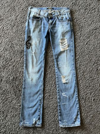 Killah Damenjeans Gr. 27 mit Patches Vintage Used Look