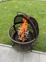 Feuerkorb mit Grillrost und Haube