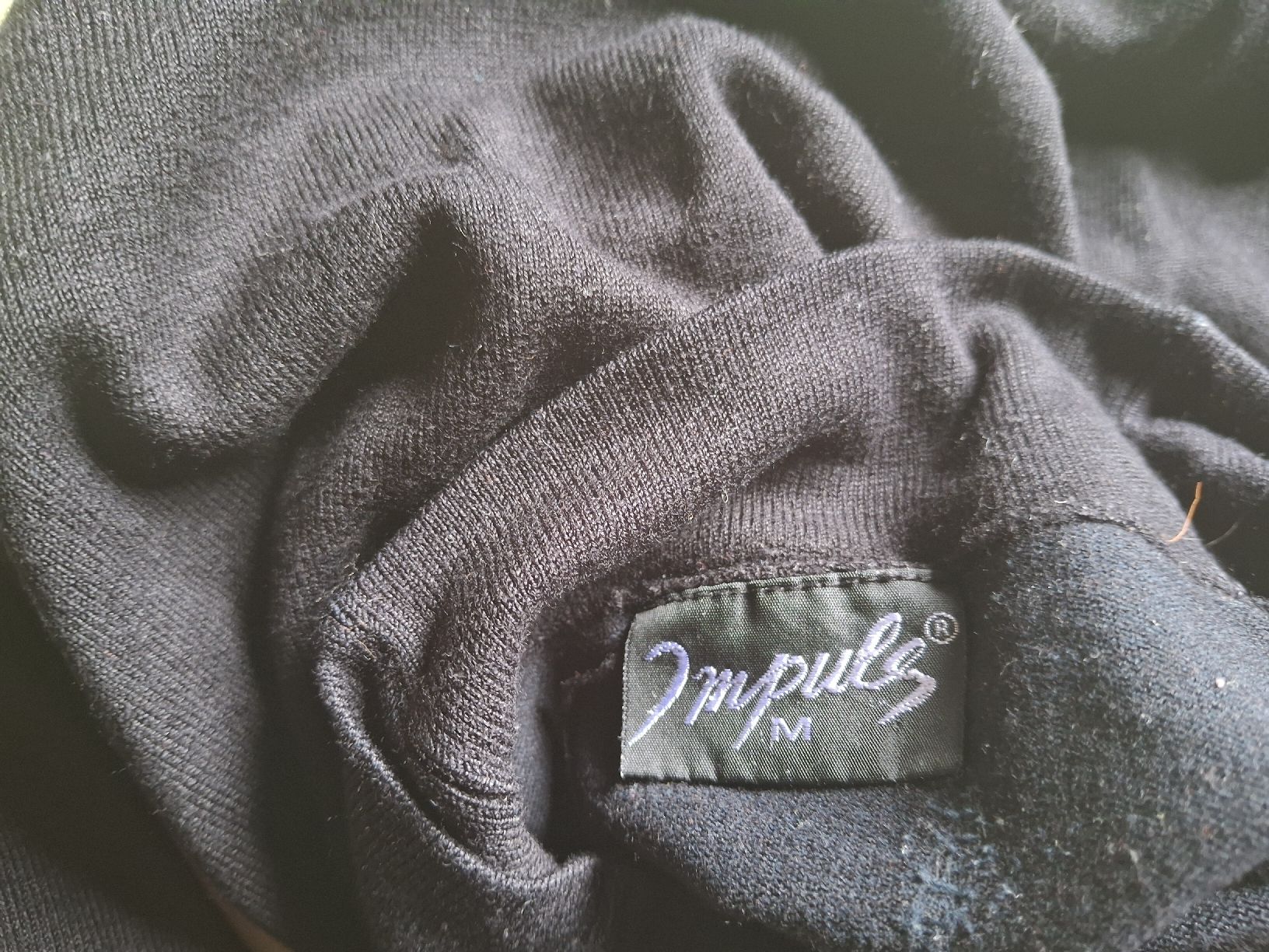 Maglioni & Felpe: Pull noir près du corps - petit col taille M marque Impuls – Usato da Villiers venduto da san_jn5w 3