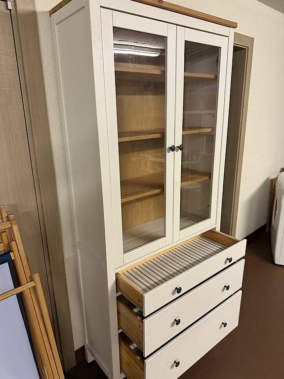 Vetrine: Vitrine à trois tiroirs Hemnes – Usato da Villeneuve VD venduto da Jlt26 4