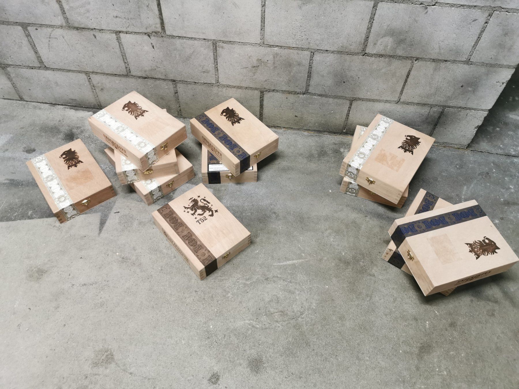 Casse di trasporto: 13 x Zigarrenkisten ( Undercrown) – Usato da Wetzikon ZH venduto da Tothart