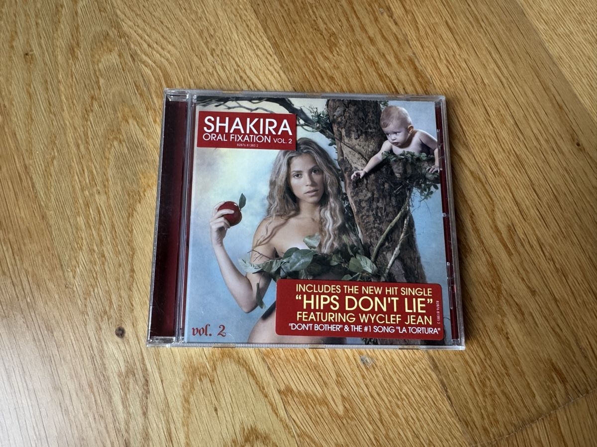 CD: Shakira Oral Fixation Vol. 2 CD  – Usato da Zürich venduto da wtpooh
