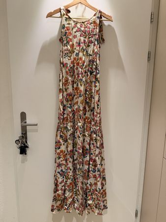 Maxikleid von Sézane mit Blumenmuster und Stufenrock, EU 36