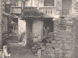 VEX: passage en village animée ~1910