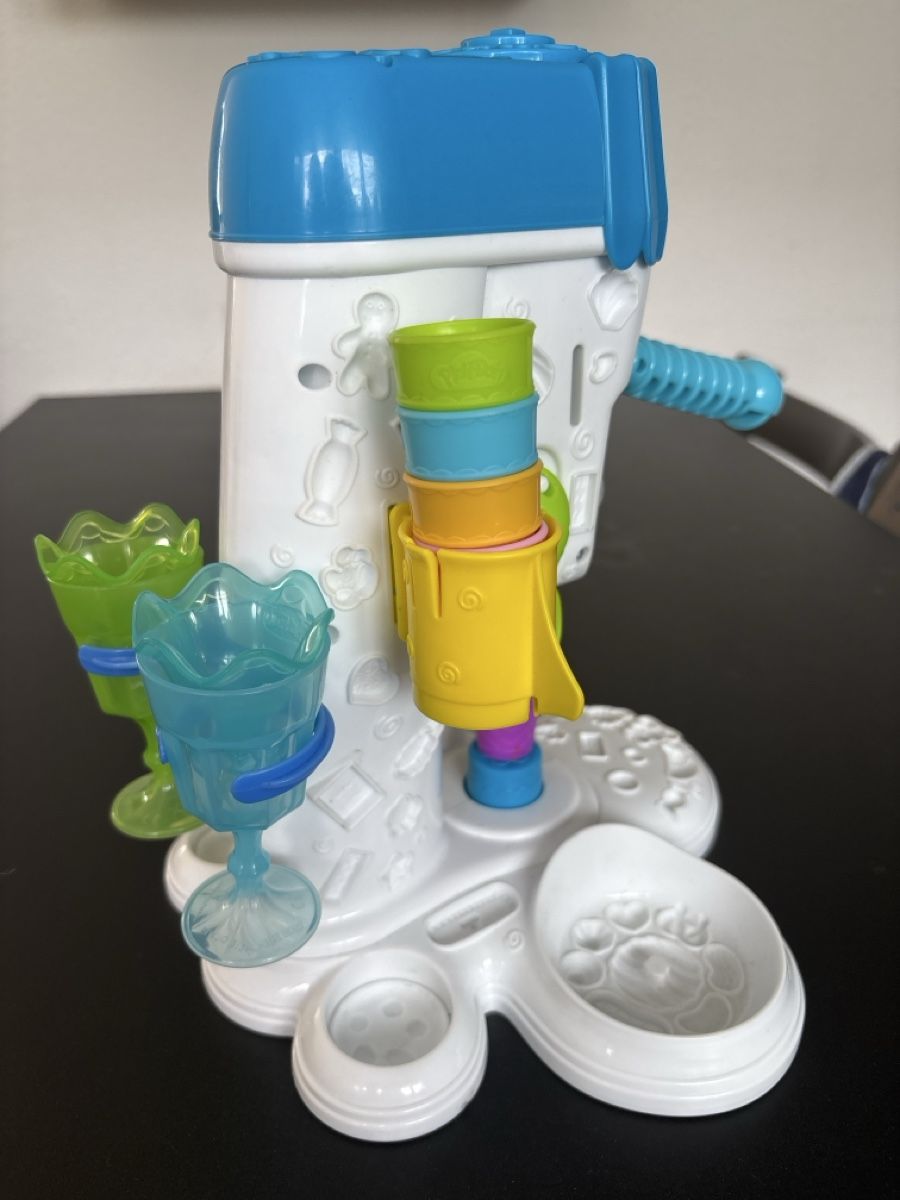 Play-Doh Giocattoli: Play-Doh Eismaschine – Usato da Mörschwil venduto da Mibasel 1