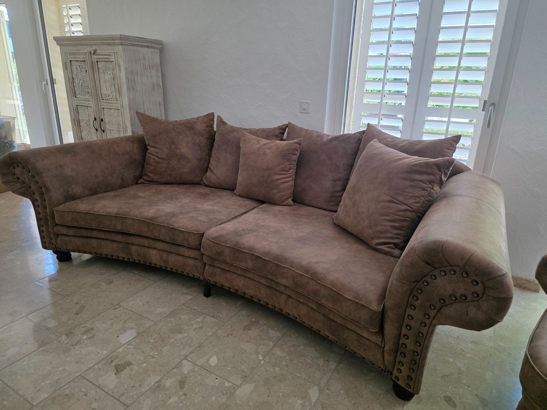 Divani: Grosses Sofa mit Loungeliege-Sessel im Antiklederlook – Usato da Frauenfeld venduto da ESO09 1