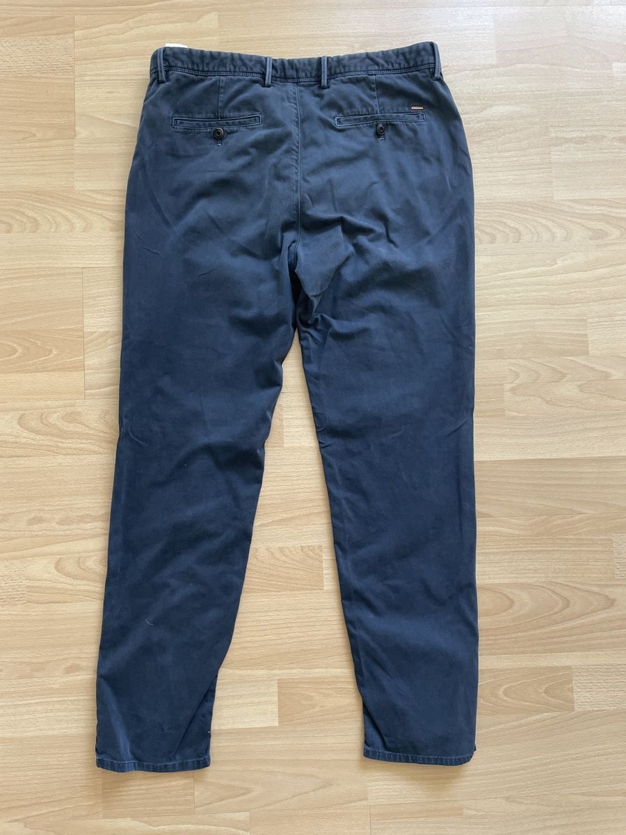 Massimo Dutti Pantalons: Pantaloni chino blu scuro Massimo Dutti,, perfetti – D'occasion à Bellinzona par remarema