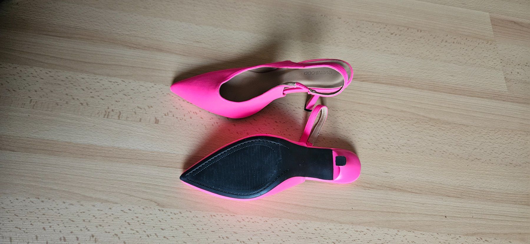 Scarpe da donna: Escarpins Even ODD  neuf  (A) – Nuovo (secondo la descrizione) da Lutry venduto da cha_pbg5 1