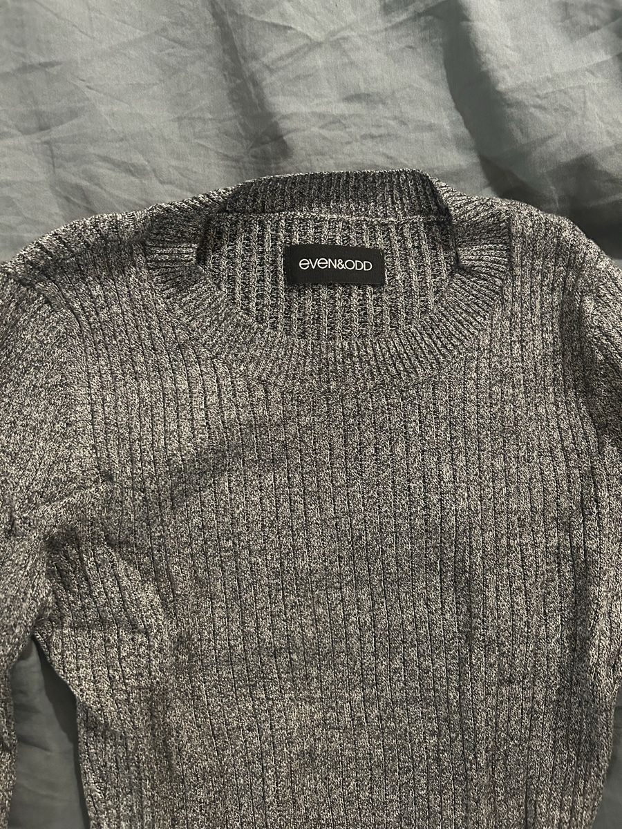 Maglioni & Felpe: Pullover Even&Odd, grau & gerippt, Grösse S – Usato da Thalwil venduto da emi_pgz8 1