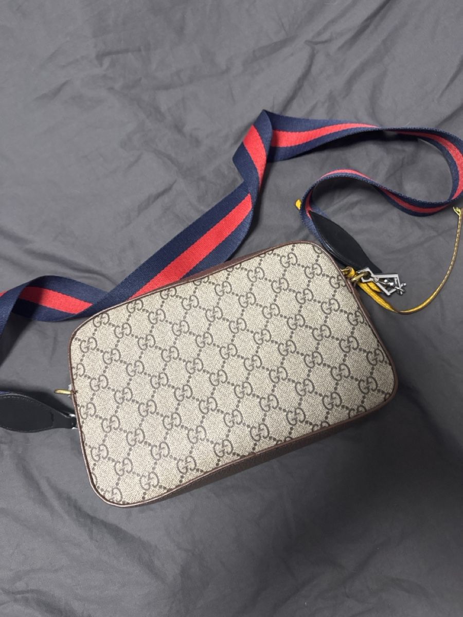 Gucci Sonstige Kleidung & Accessoires: sacoche gucci - Réplique  – Neu (gemäss Beschreibung) aus Fribourg von bar_q2pw 1