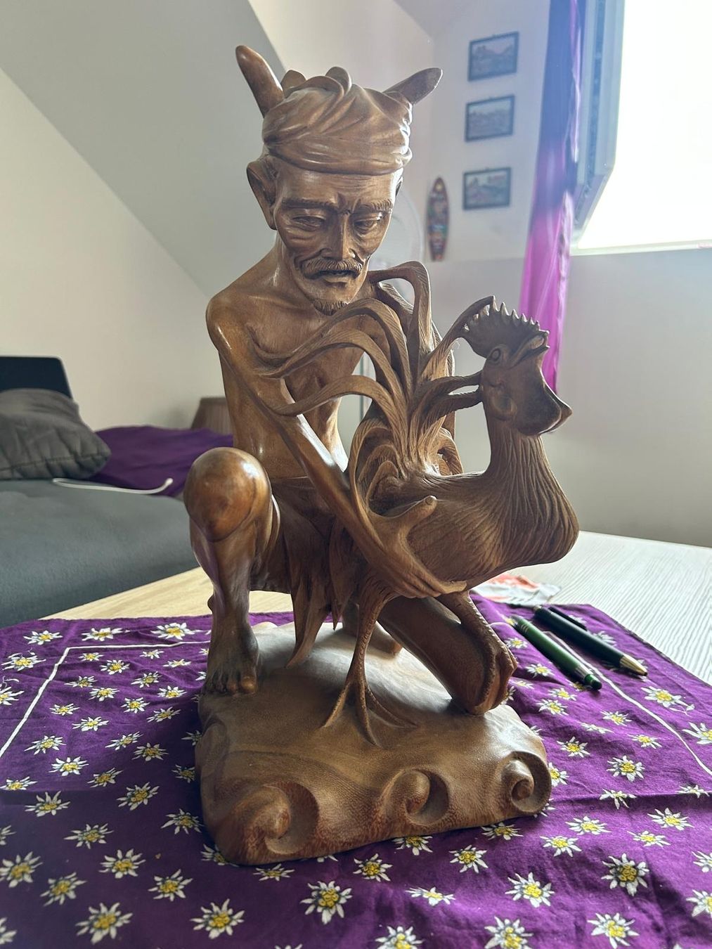 Skulpturen & Statuen: Skulptur aus Asiatischen Hartholz – Gebraucht aus Balgach von sie_zqn7