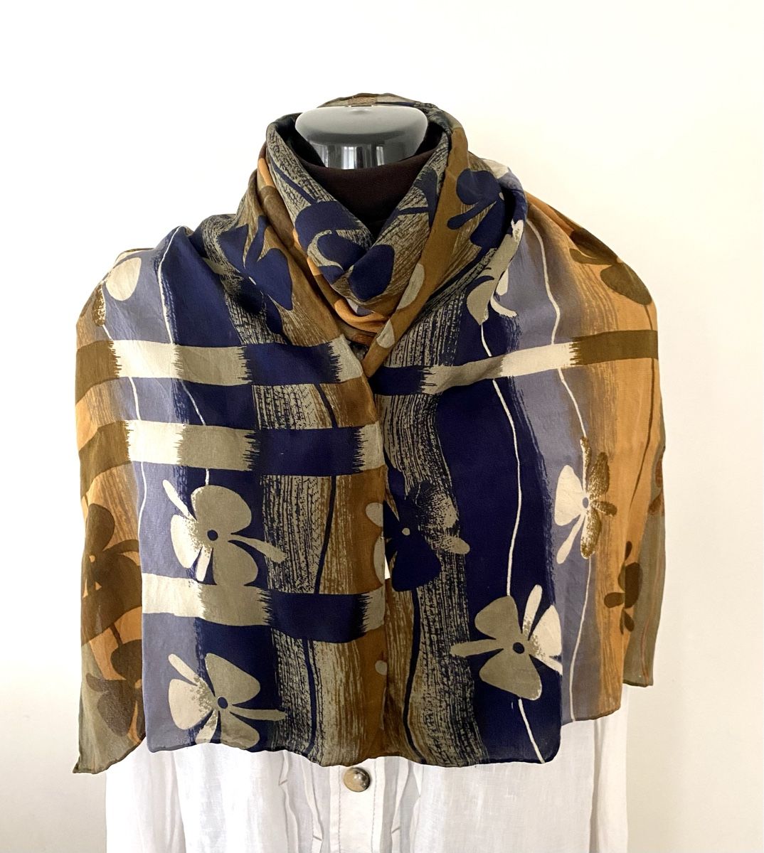 Foulard & Sciarpe: Eleganter Seidenschal / Tuch – Usato da Jona venduto da Flamingoo