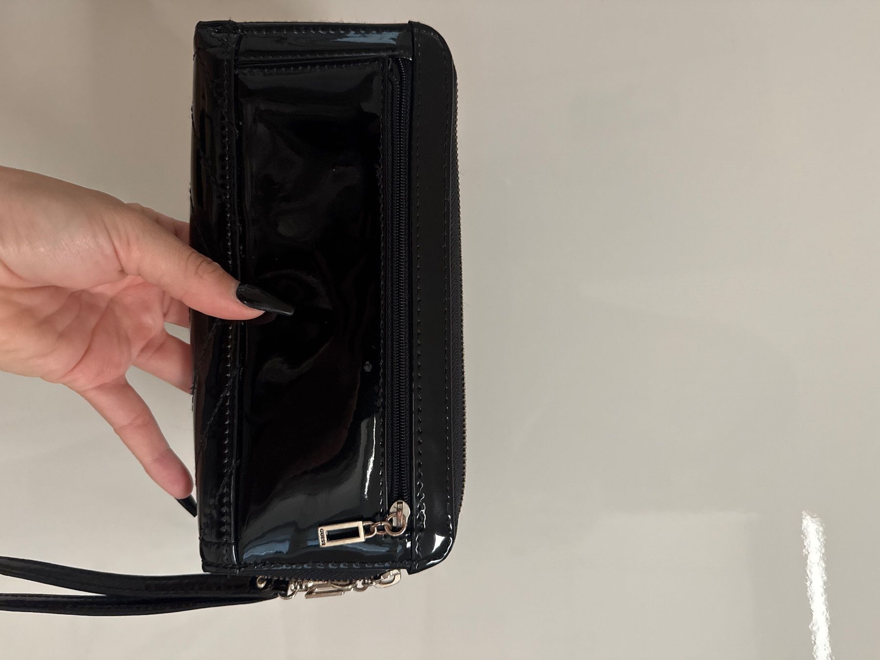 Guess Portamonete: schwarzes Guess Portemonnaie – Usato da Uster venduto da julia909 1