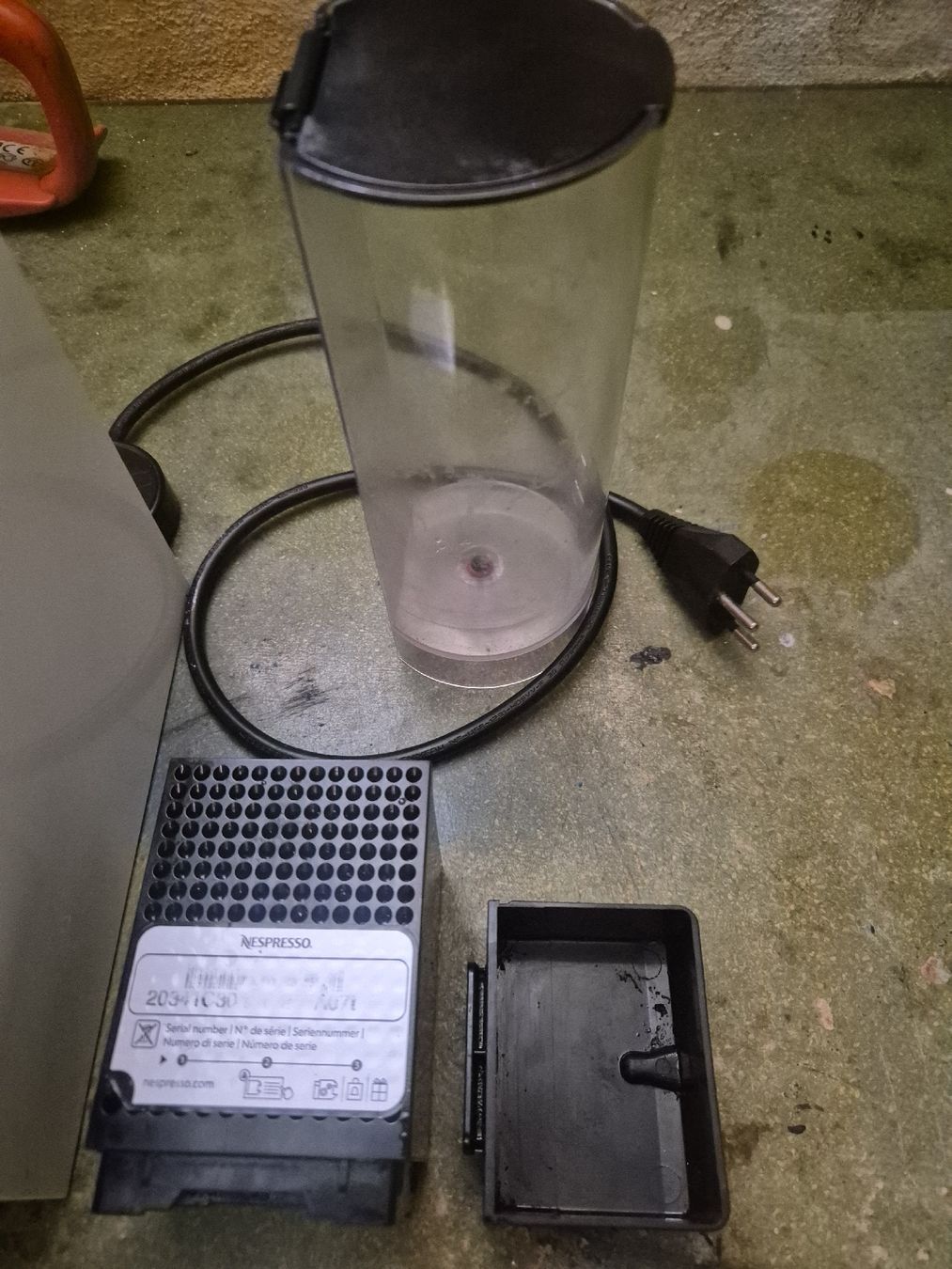 Nespresso Macchine per caffè & Macchine per espresso: Kapselmaschine nespreso – Usato da kloten venduto da eismeister33 1
