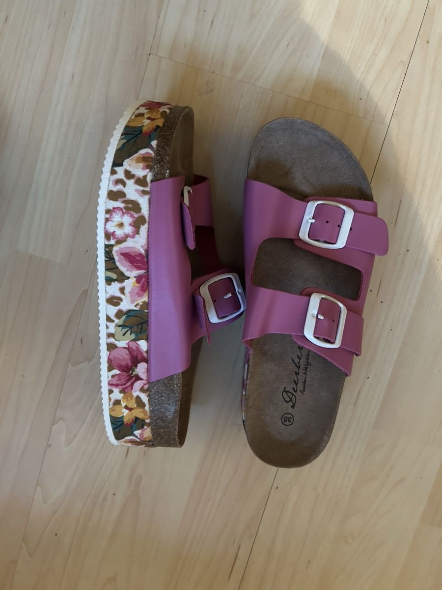 Scarpe da donna: Hausschuhe – Usato da Rüegsau venduto da Stalderclaudia 1