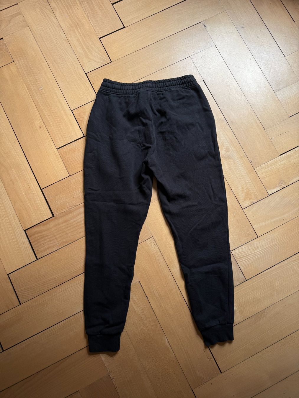 Siksilk Hosen: SIKSILK - Trainerhose schwarz M – Gebraucht aus Zürich von Diazaio 1