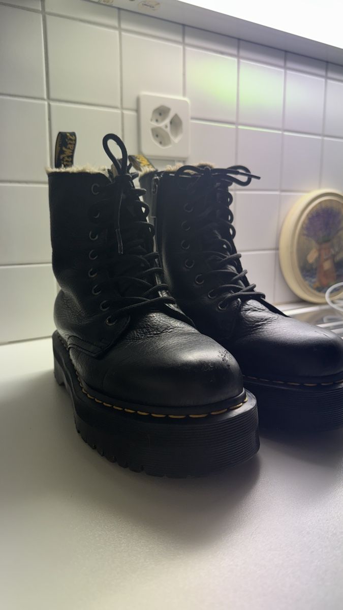Dr. Martens Scarpe da donna: Dr. Martens boots JADON FUR LINED 38 size – Usato da Aeschi b. Spiez venduto da dar_sjp8 5