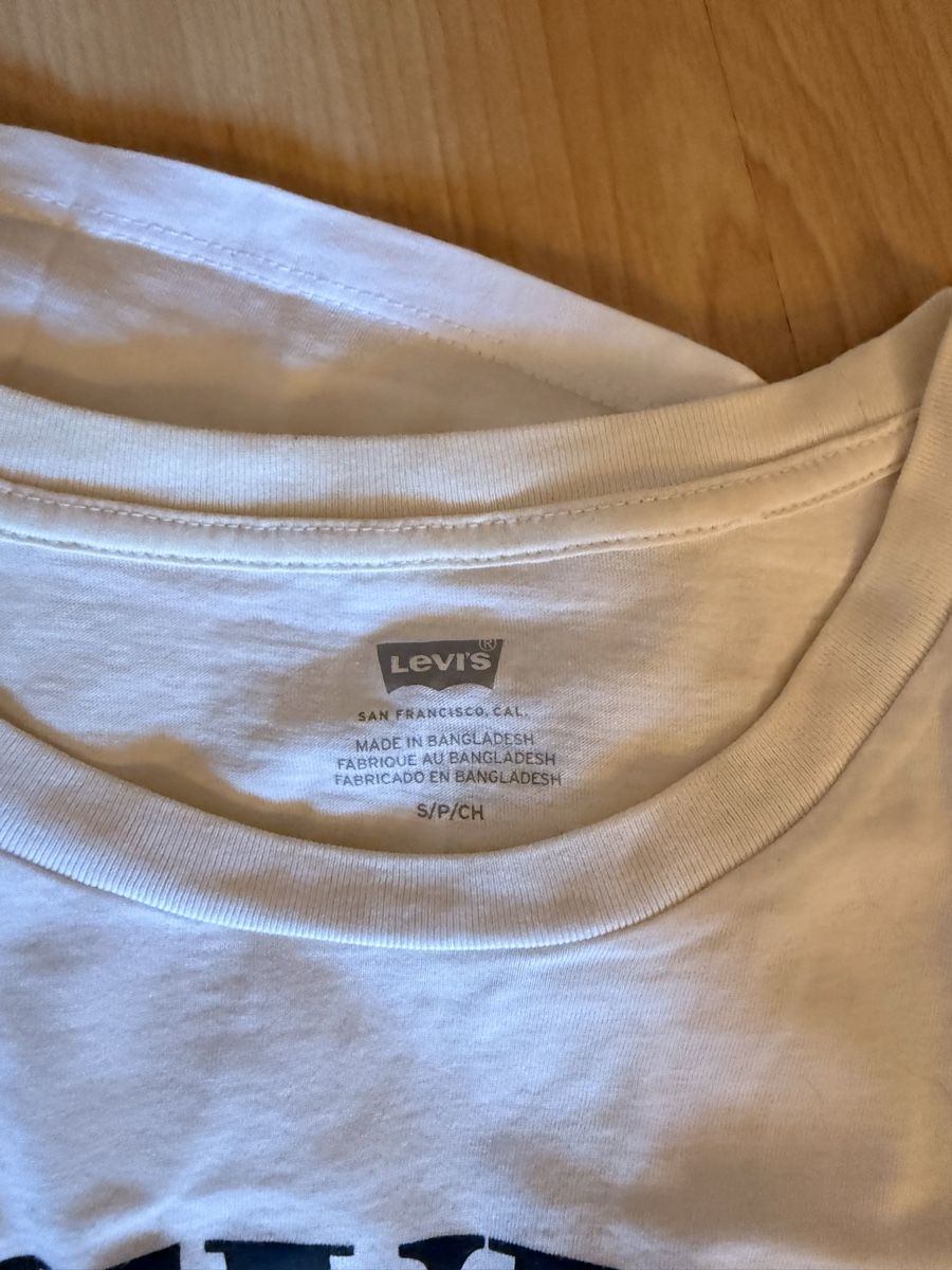 Levi's T-shirt: 3 Tshirts Levis & Vans taille S – Usato da Chippis venduto da Nounourslola 1