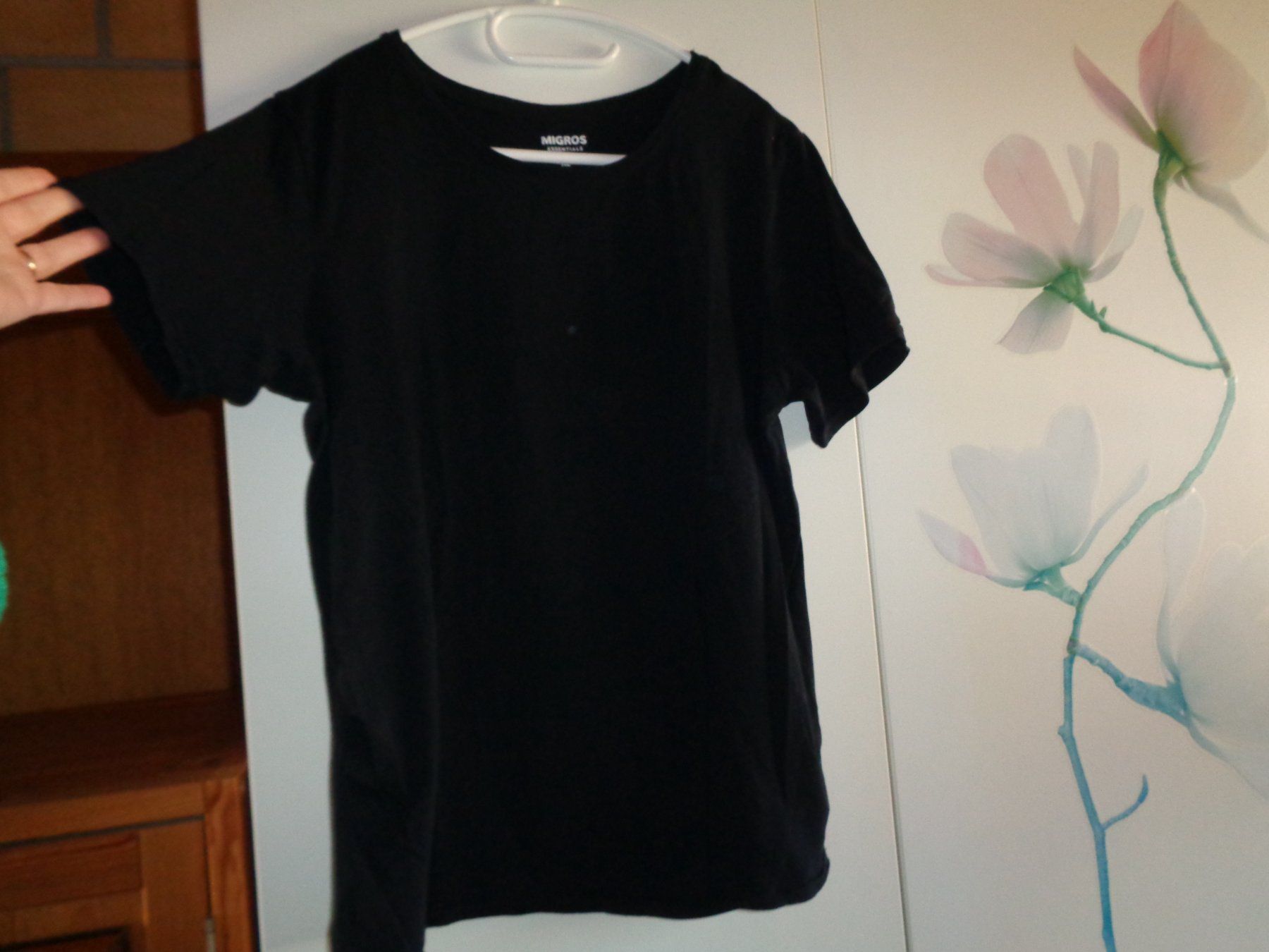 T-shirt: *** schwarzes Shirt *** / von Migros / Essentials – Usato da Othmarsingen venduto da Leuchtturmlady 1