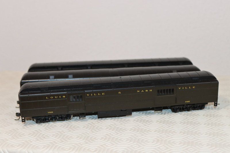 Modellini di ferrovie: 3 US Wagen ( 666 ) – Usato da Kerzers venduto da Winu64 5