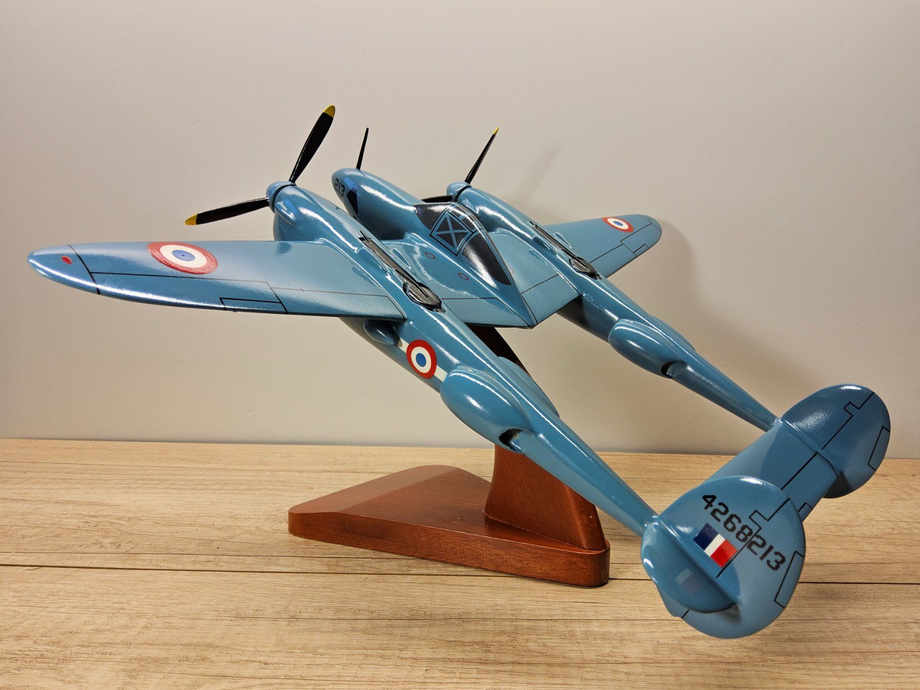 Lockheed Kit di modellismo & Modellini statici: Lockheed P-38 Lightning __ Saint-Exupéry __ edles Holzmodell – Usato da Uerikon venduto da Airport68 8