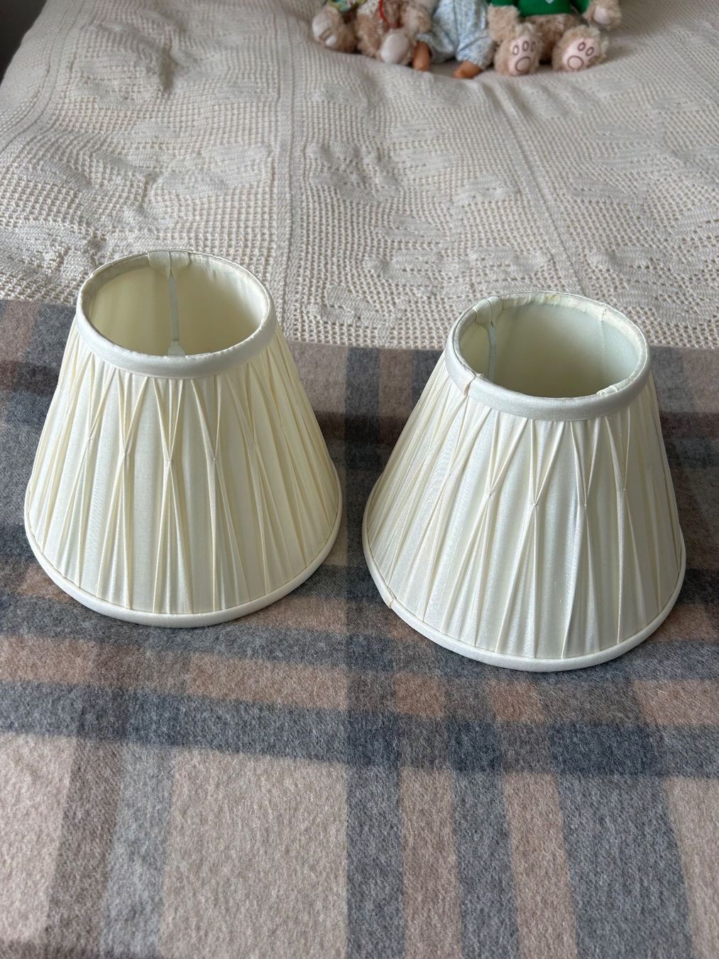 Laura Ashley Paralumi: Abat-jour Laura Ashley en Soie – Usato da Köniz venduto da amelia06