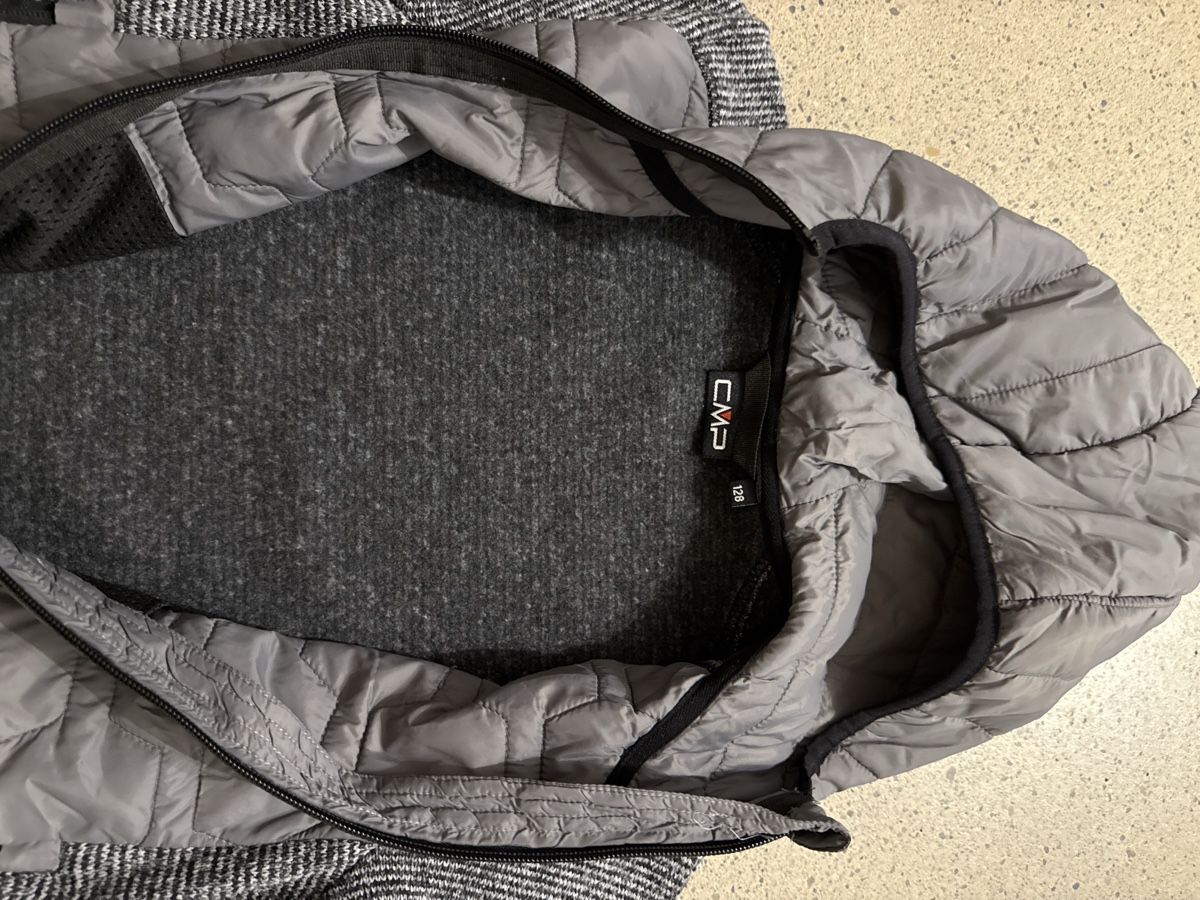 CMP Jacke mit Kapuze Grau Gr 128 Top Zustand (47) (Gebraucht) in