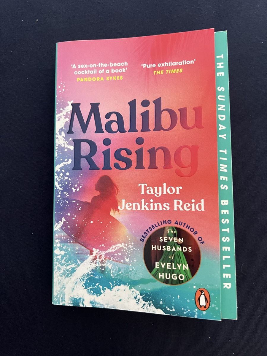 Libri: Malibu Rising - Taylor Jenkins Reid – Nuovo (secondo la descrizione) da Abtwil SG venduto da Caro101