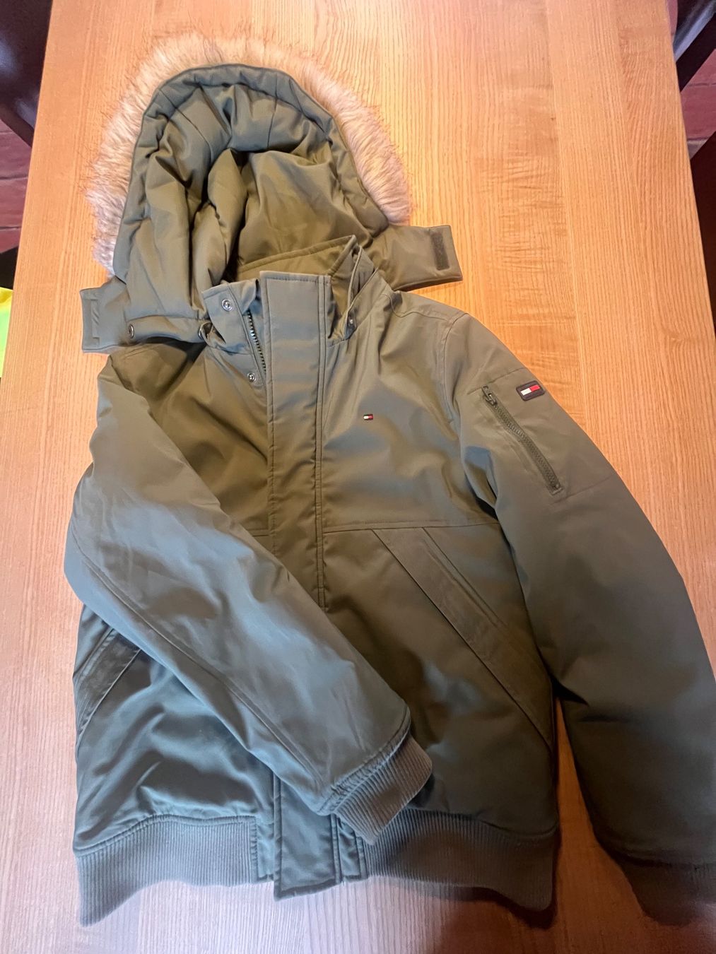 Tommy Hilfiger Jacken & Mäntel: Winterjacke Tommy Hilfiger – Gebraucht aus Meierskappel von chegli24