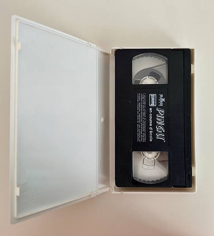 Tutti i VHS: Pingu en course d'école Cassette VHS – Usato da Couvet venduto da Aura_aura 1