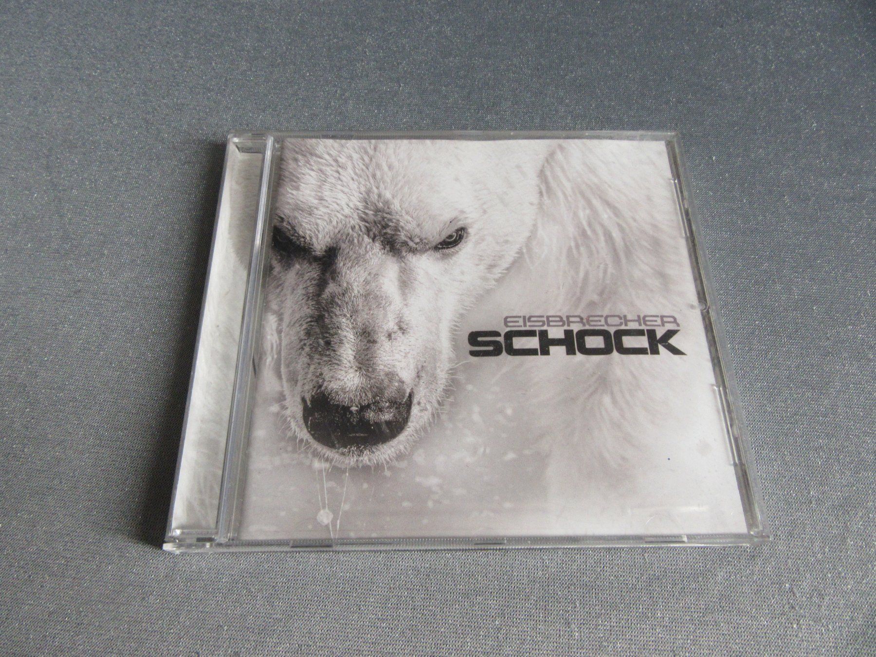 CD: Eisbrecher - Schock - CD ab CHF 3.00 – Usato da Auenstein venduto da Padabimbim