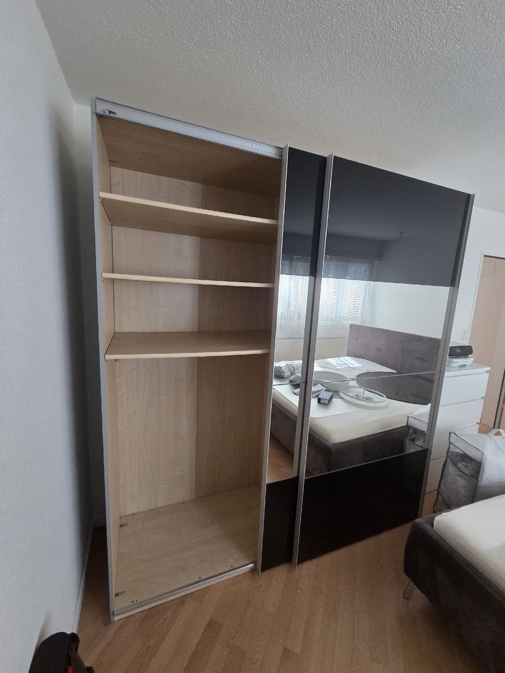 Armadi: Kleiderschrank mit Spiegel – Usato da Wallisellen venduto da MerihTopcan 3