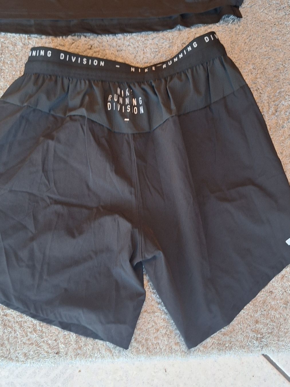 Nike Lots de vêtements: Ensemble nike running division – Neuf avec emballage d'origine à Corcelles NE par joh_9vj9 4